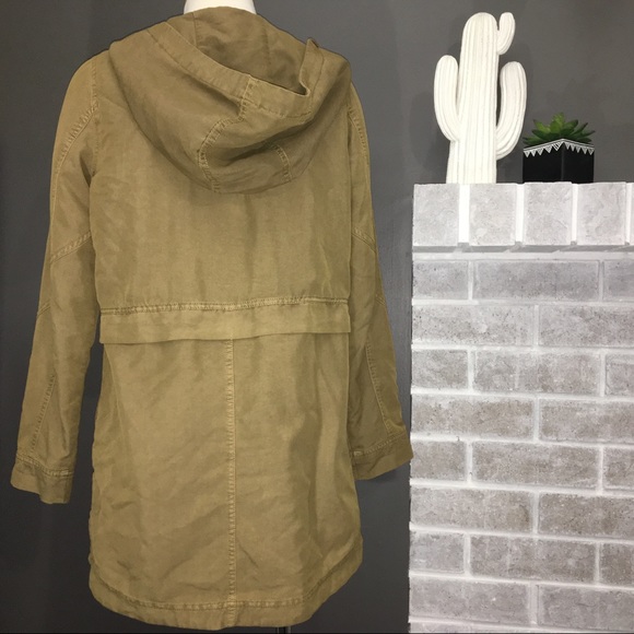 Tan fashion coat - Picture 3 of 3